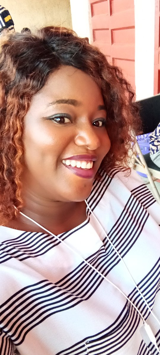 zeelynempire's tweet image. Her smile alone secures the bag....
She can be your model
Just chat me up let&apos;s sign the contract........
#AmazonSpecialsRedmiNote9 
#davido 
#omoniboli 
#closeup #tecnoxwizkid #Laycon #NigerianWomenArise #Nengi #DorathyBachor #TylerPerry