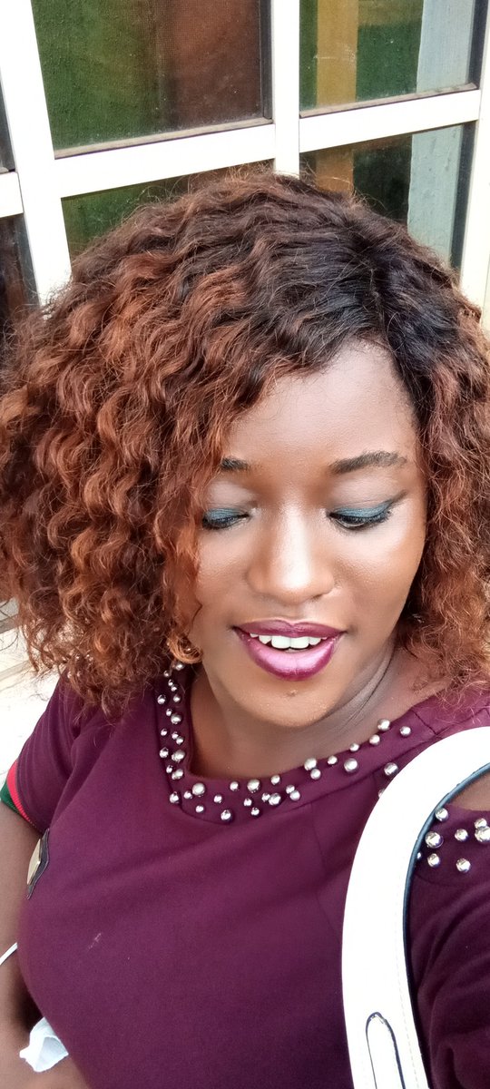 zeelynempire's tweet image. Her smile alone secures the bag....
She can be your model
Just chat me up let&apos;s sign the contract........
#AmazonSpecialsRedmiNote9 
#davido 
#omoniboli 
#closeup #tecnoxwizkid #Laycon #NigerianWomenArise #Nengi #DorathyBachor #TylerPerry