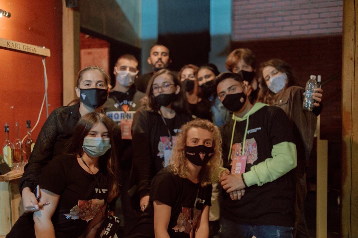FemArtKosovo's tweet photo. Our wonderful staff and volunteers.
#femart #femart8 #femartfestival #SolidarityandResilence #artpolis #staff #volunteers https://t.co/34rdFPQgQw