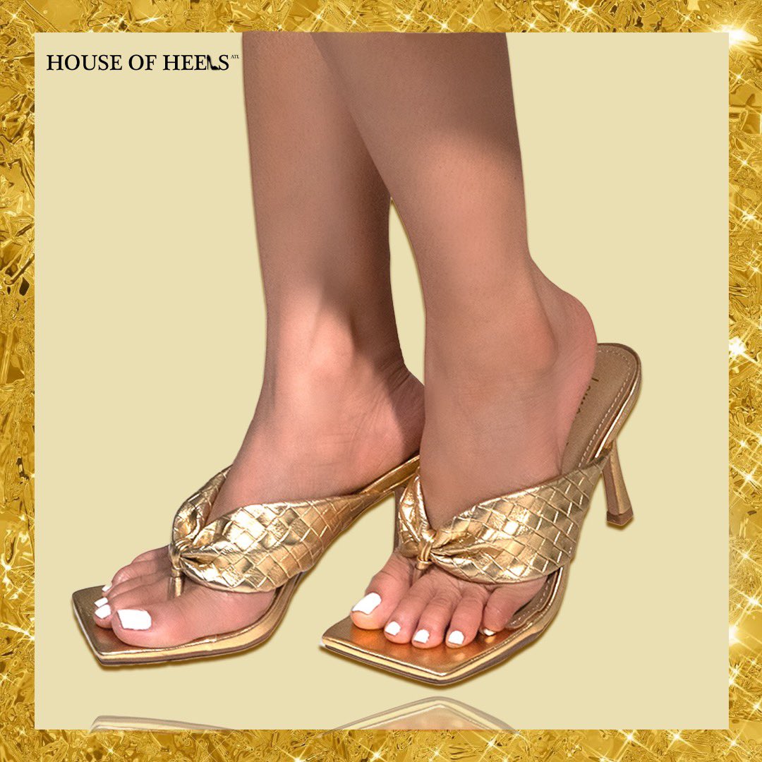 Add the “24K Magic Mule” to your closet! 💫Every woman needs gold options to match her accessories! 

houseofheelsatl.com

Available in sizes 5.5-10

#HouseOfHeels
#HOHATL
#WomensShoes
#ShoeLover
#ShoesAddict
#Heels