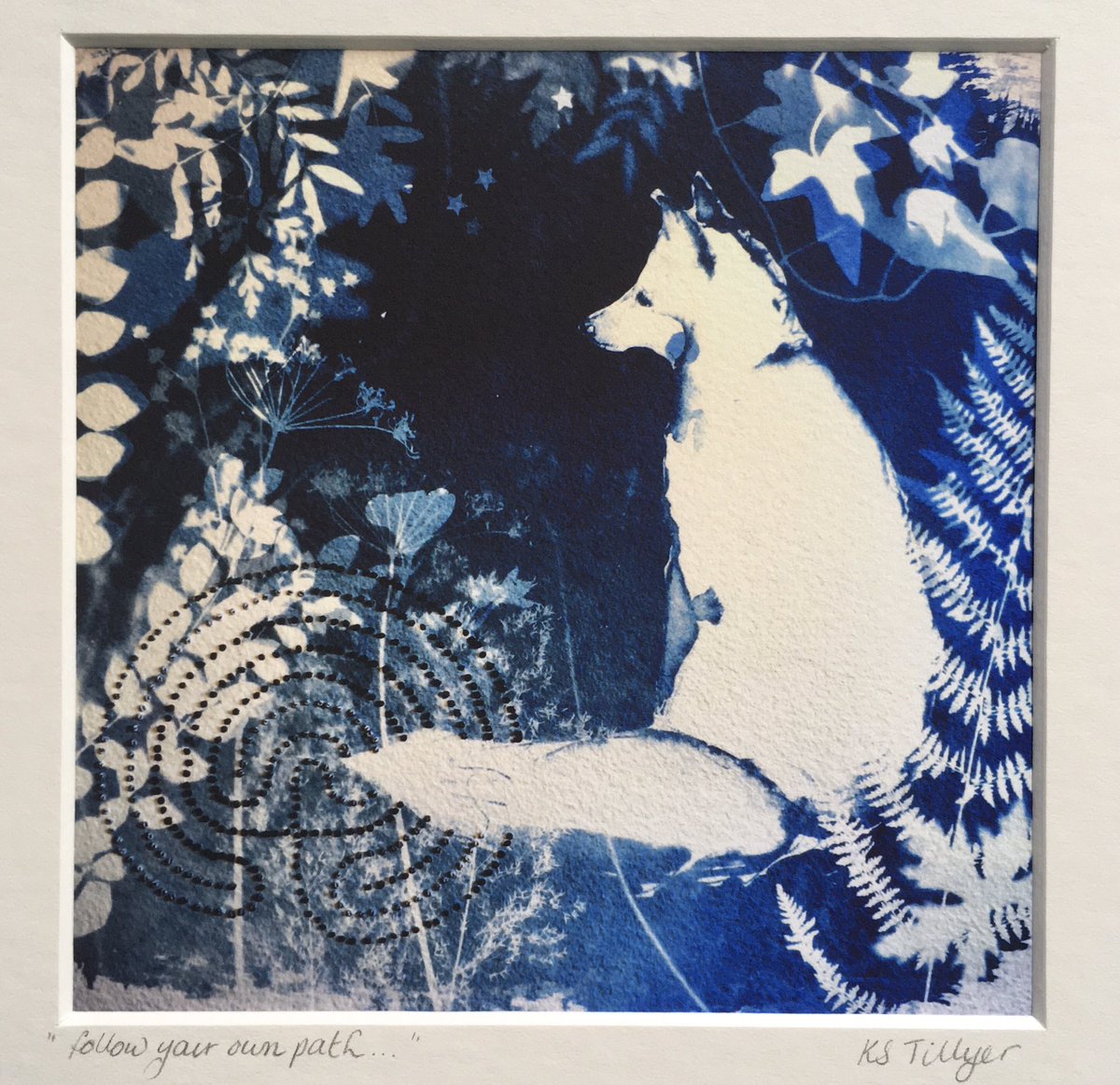 KimTillyer's tweet photo. Small giclee prints - ideal for thoughtful, dreamy people who sometimes feel a little lost
https://t.co/8My5Fr38LA
#findingjoy #cyanotype #walkthelabyrinth https://t.co/oJp4tbBZJb
