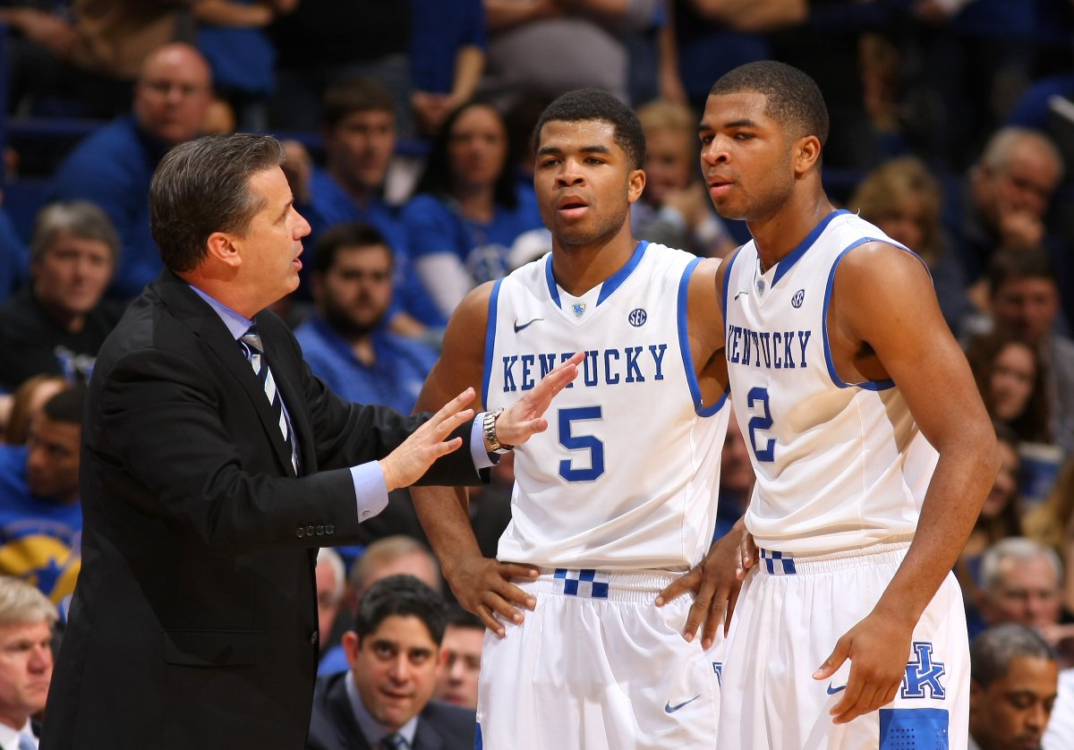 CoachCalArk's tweet photo. These two guys made a lot of big plays for us! Happy birthday to @DrewRoc5 and @AaronICE2!!!

#LaFamilia https://t.co/kOPvIeKDv6