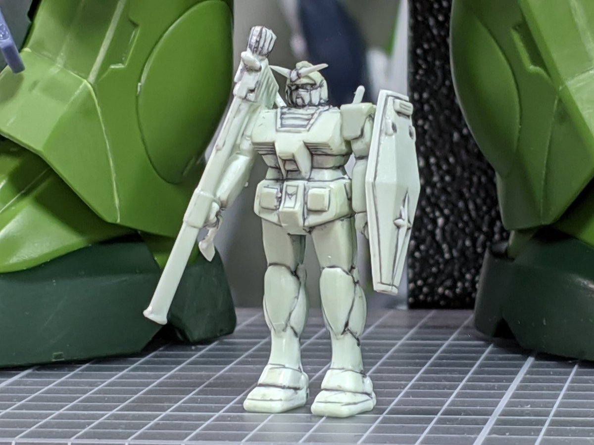 ちぇりのわ プラモラボ 気分転換にテキサスの攻防のオマケのマスコットガンダム 1 560 1 600ぐらいでしょうか 頭部の造形が物凄い大雑把だったので デザインナイフでコリコリ削りましたわ あと 肩幅詰め