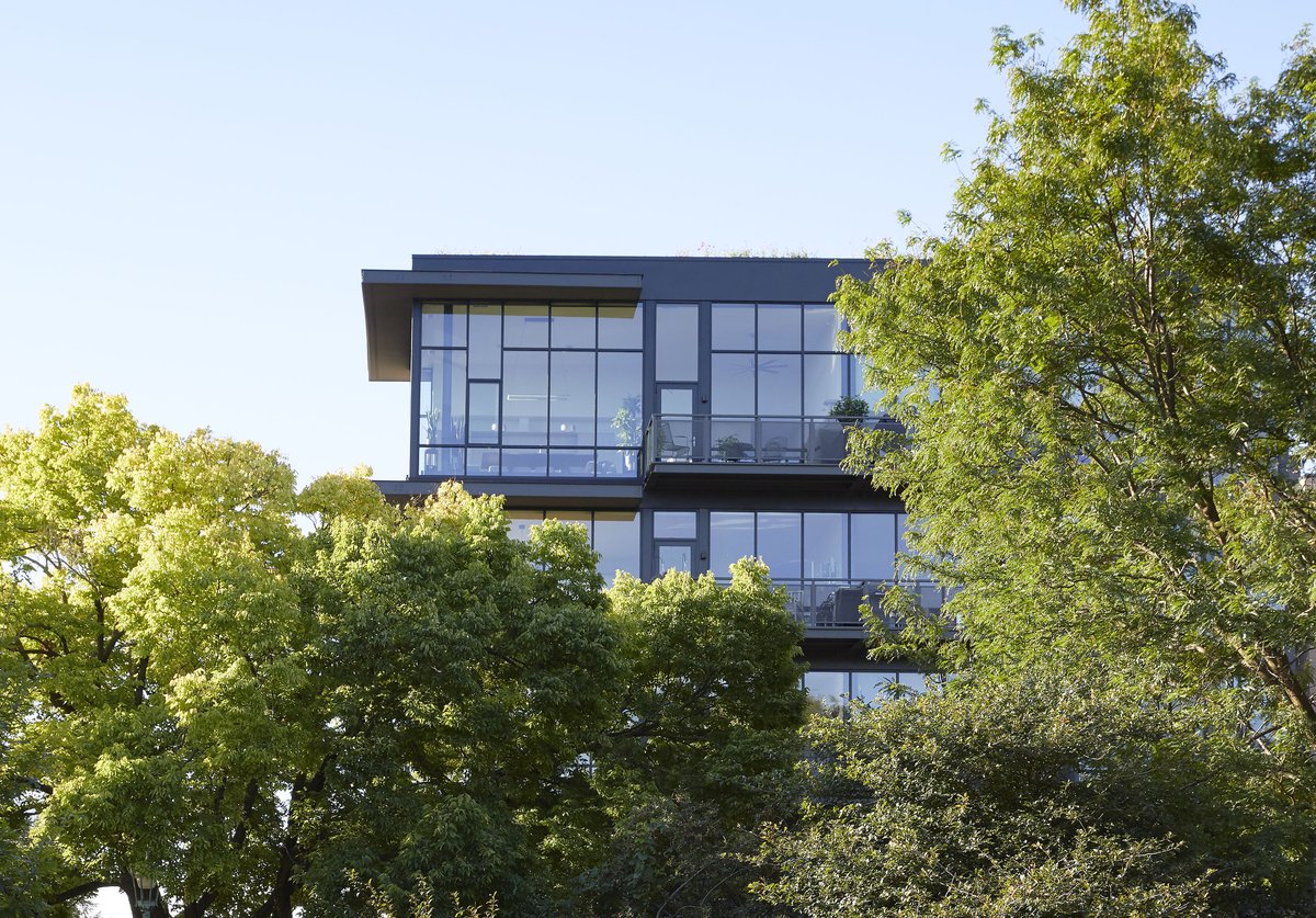 ChrisDillion's tweet photo. “The crowning achievement for living architecture” — #DistrictHouse and @OmniEcosystems have received the 2020 @GRHCna Green Roof and Wall Award of Excellence. We value our longstanding partnership with @OmniEcosystems and its innovation in the built environment. https://t.co/vzVI7pAtzR