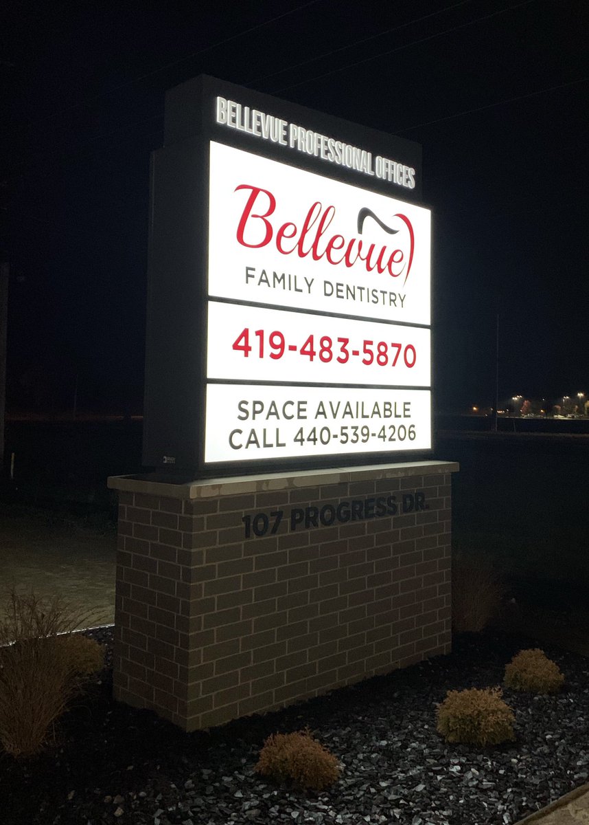 BradySignCo's tweet image. New office building monument sign for Bellevue Family Dentistry on Rt. 20. Combination of multi-tenant panels and routed push thru cabinet on top creates a sharp look at night time. #OurSignsMeanBusiness #MonumentSign