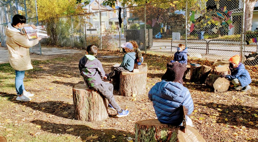 We are spending a lot of time in our Outdoor Classroom! Please be sure your child is dressed for the weather, lots of layers, and that they can ZIP UP their own jackets, independently 
🧥🧣🧤🌡
#SocialDistancing 
#GetOutside
<a href="/tdsb/">Toronto District School Board</a> 
@TDSB_HPAS