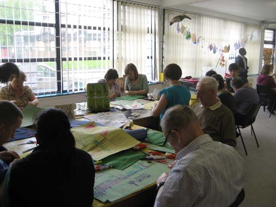 Lynnsett1's tweet image. I am honoured to be accepted as a trustee for the amazing Venture Arts. This is them before covid and the team are still working tirelessly to offer online support and opportunities.
#projectability #sharingandcaring #creativecommunity #Hulme @VentureArts #mancschart