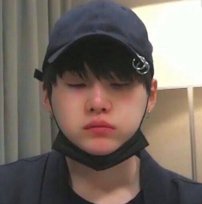 Noonajin2's tweet photo. Baby Yoongi  born to have a  cute chubby cheeks uwu 😍💜

#슈가 #babyyoongi #민윤기 #SUGA @BTS_twt https://t.co/QPThYnKL0H