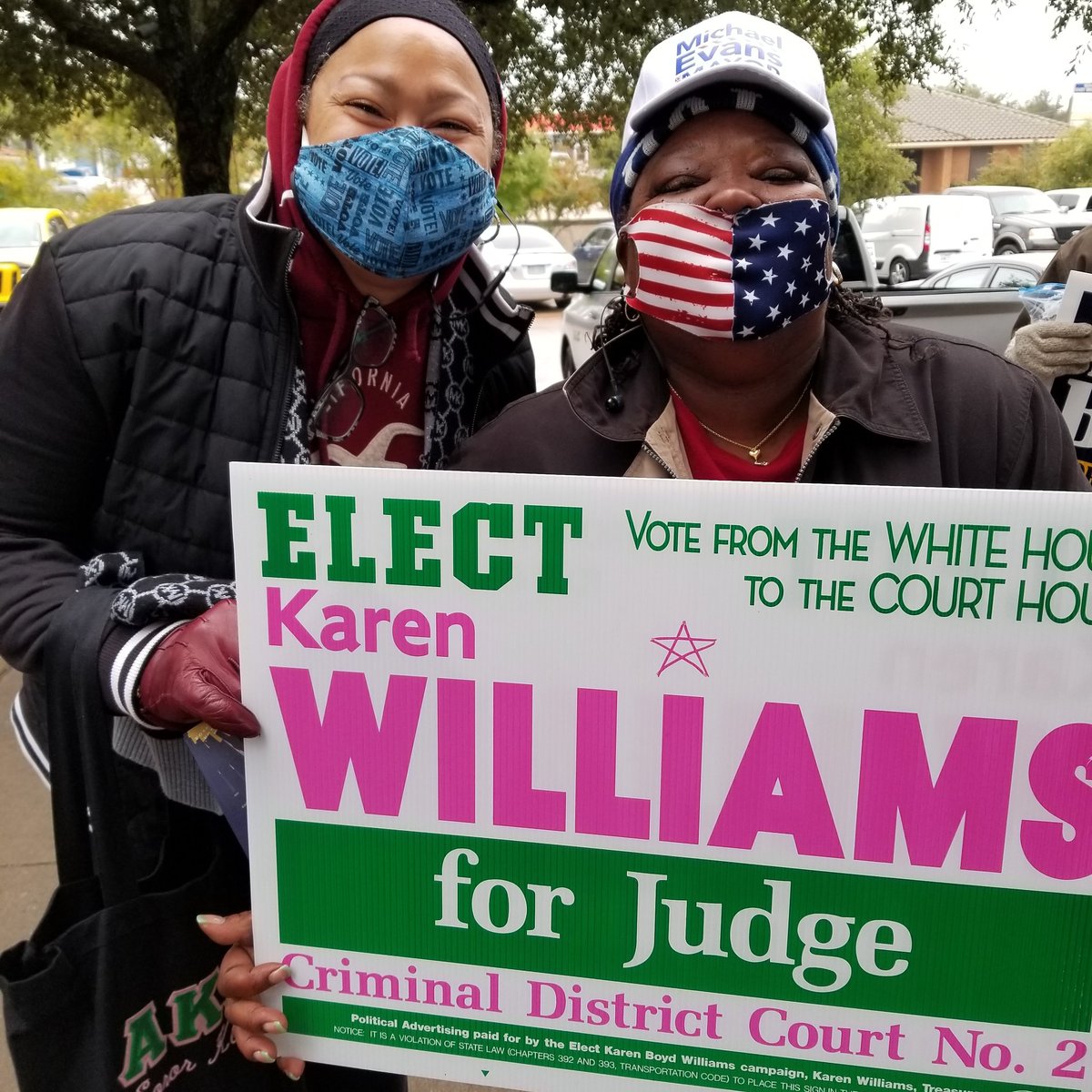 electkbwilliams's tweet photo. It's never too cold to vote! Polls are open till 7pm today. VOTE. 💗💚 #voteallthewaydowntheballot #voteinperson #vote #voteblue2020 #voteforchange #votebluenomatterwho #voteearly #voteinperson2020 #voteinoctober #TarrantGreatSlate https://t.co/LuCbAv1xvl