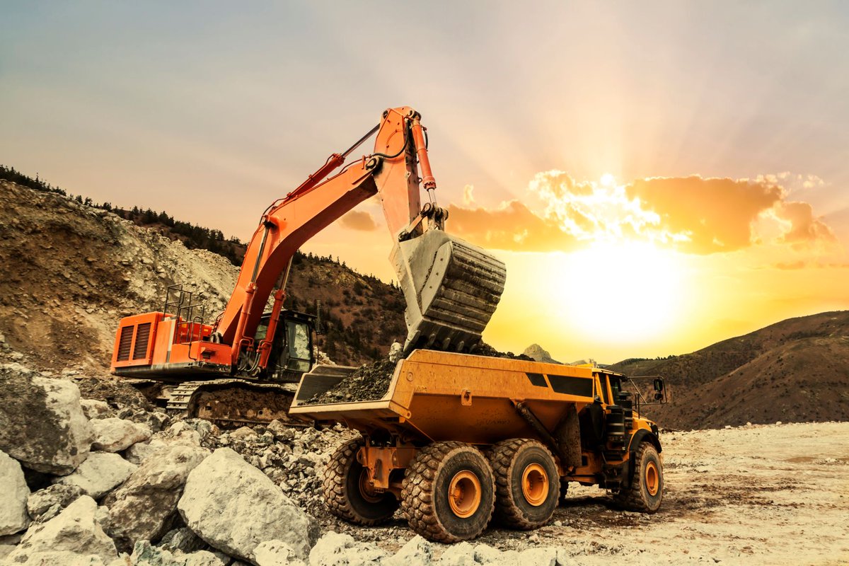 pwc_za's tweet photo. The mining sector demonstrated its resilience during the past year. It was key in providing support during the pandemic and will be an essential part of the strategy to rebuild South Africa. Read more: https://t.co/SEDmCJshWP #SAmine https://t.co/U35dToMuad