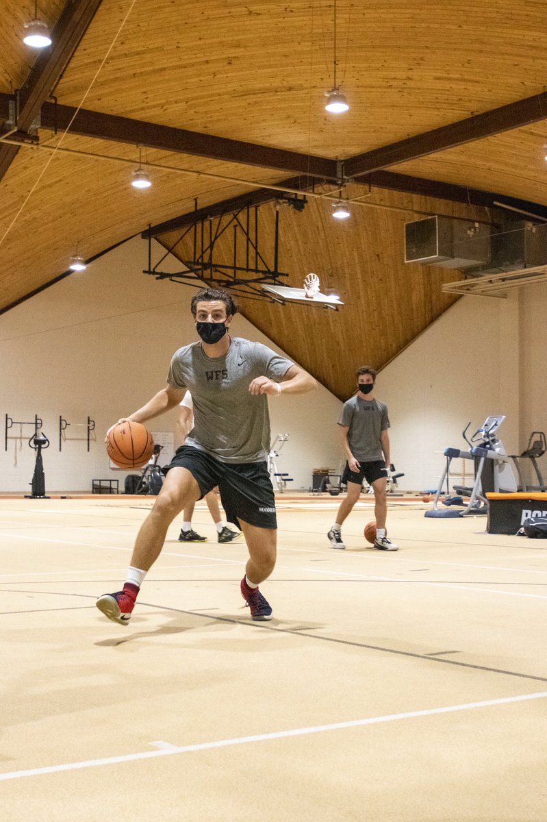 WFS_Basketball's tweet photo. βSpectacular achievement is always preceded by unspectacular preparation.β #attentiontodetail #wfshoops π
π https://t.co/ESSh7CI6jP