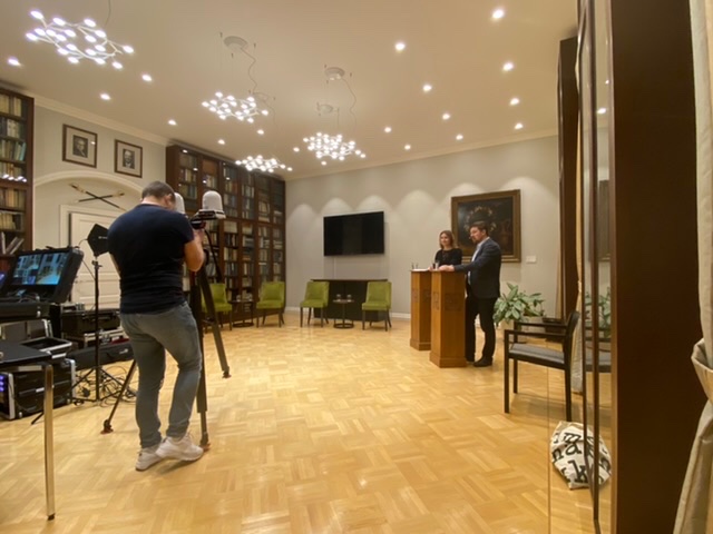 Suuri Nobel-keskustelu alkaa nyt! Juontajina tiedetoimittajat Tiina Raevaara ja Juha Merimaa. hs.fi/tiede/art-2000… #nobelkeskustelu