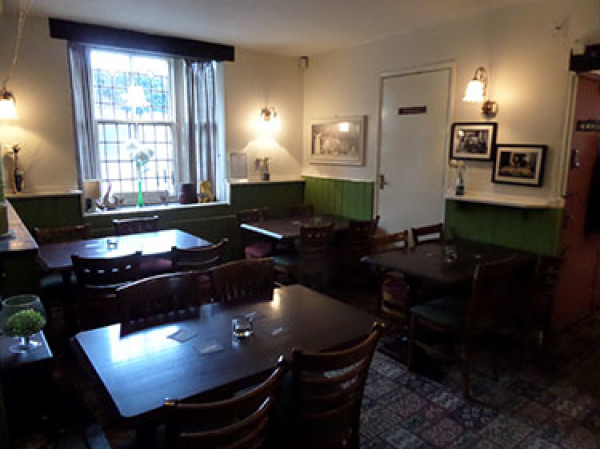 Jem and me so need a cuppa. We’re near to #Wolverhampton and got 65 dog-friendly places to choose from on https://t.co/9cVMmpBQH8 - Never leave the dog in the car #pubs #cafe #staysafe #roadtrip #dogs #travellingwithdogs #keepyourdogsafe #drivingwithdogs https://t.co/ruYixeIJu8
