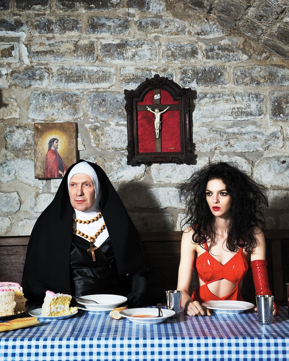 JPGaultier's tweet photo. Halloween inspiration : Me and my consciousness aka #MariacarlaBoscono.
#HappyHalloween
#JeanPaulGaultier #RTW #SS10 for @harpersbazaarus.
Photographed by #JasonSchmidt.
Styled by @kmossmanofficia. https://t.co/GvMwdz0KcR
