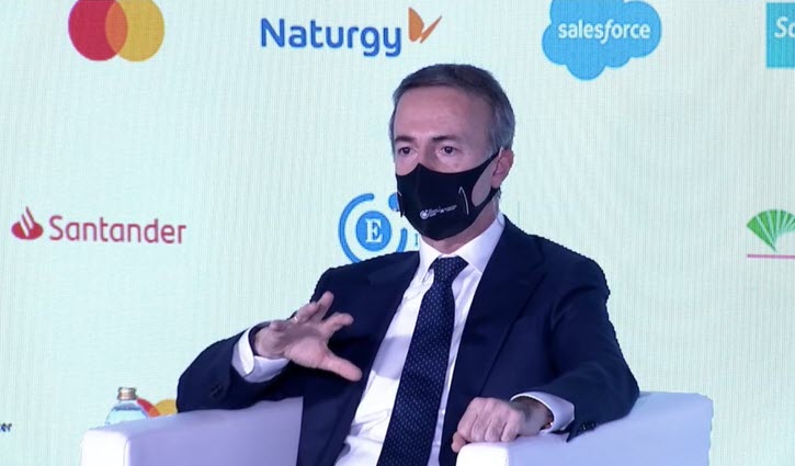 SalesforceES's tweet photo. Tres premisas para la modernización de las empresas:

👉🏻 Situar al cliente en el centro. 
👉🏻 Reforzar la capacitación digital de los empleados. 
👉🏻 La empresa es y debe ser un agente del cambio social.

Conclusión de @enriquepolo, de @SalesforceES, en #ForoEconomicoExpansion. https://t.co/2kwe208TGo