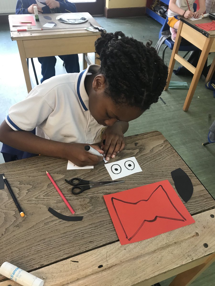 fernhillp4's tweet photo. Primary 4 had great fun today making their paper plate Count Draculas! Lots of concentration... #HallweenFun  #ThisIsWhereWeBelong https://t.co/RyLFDR12Z0