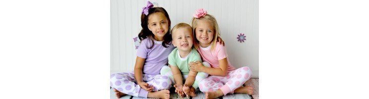 JusticesCloset's tweet photo. We love Pajamas in the Fall! We love Pajamas in the Winter! We love Pajamas year round! We offer a variety of sizes &amp; colors! Shop now while the sale is hot ! 31% off the entire site! Free Shipping available! Grab your pair before they're all gone! #KidsClothes #Pajamas #StaySafe https://t.co/sLlMCMwP8Z