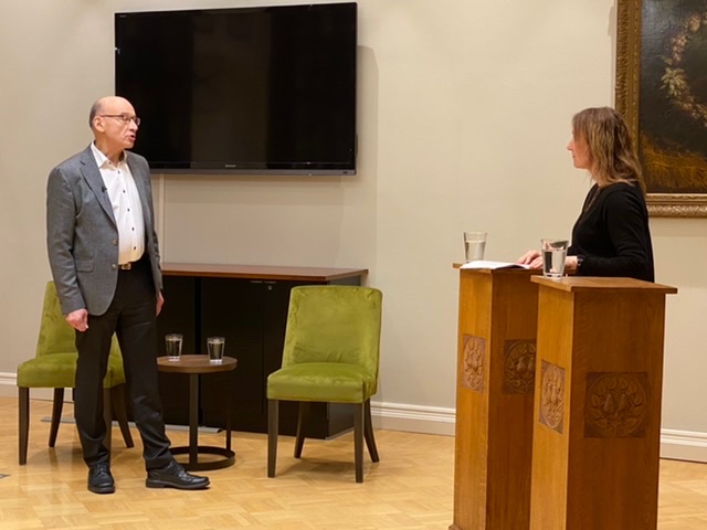 Prof.emer. Martti Färkkilä arvioi lääketieteen Nobelin palkintoa, joka tuli hepatiitti C-viruksen löytäjille. Maksansiirtojen määrä on romahtanut viruksenhäätölääkityksen kehittämisen jälkeen.  yle.fi/uutiset/3-1157…