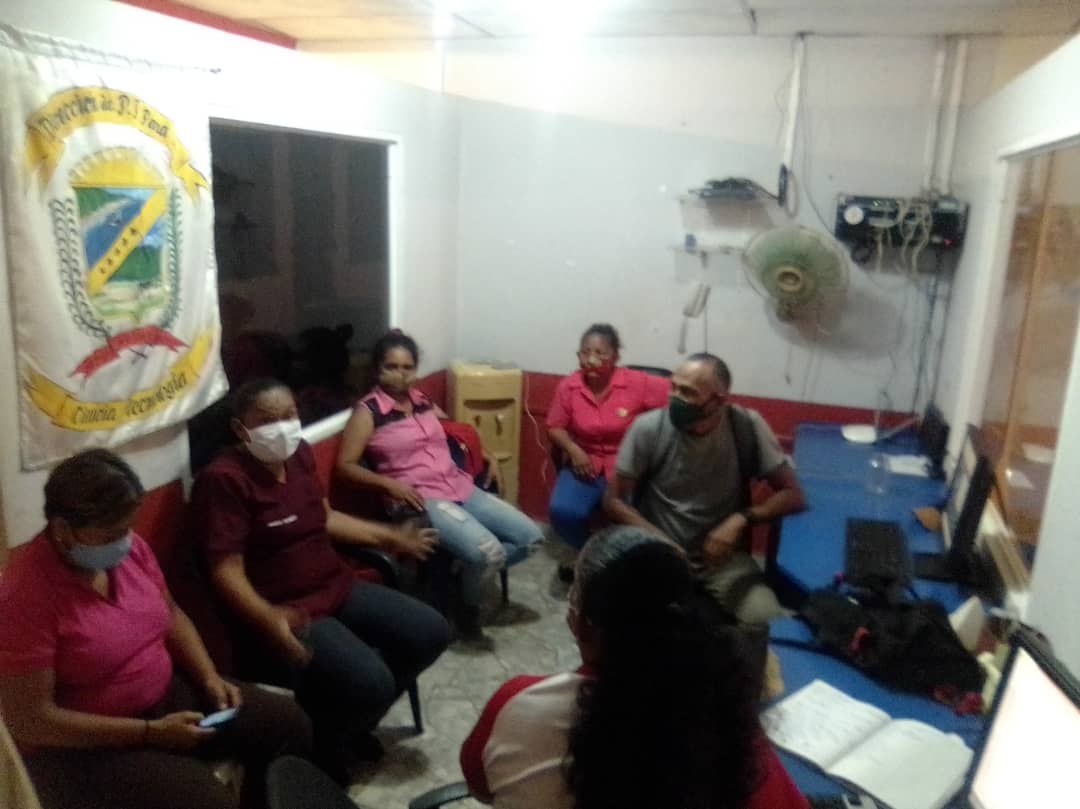 MSomosVFALCON's tweet photo. @MSomosVFALCON
Reunión de secretario somos Venezuela, municipio zamora, planificación del casa, 1x3 y entre otro puntos https://t.co/YOzqVceqDr