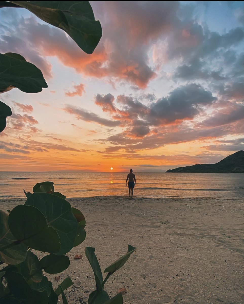 With 1,000 miles of shoreline, it’s easy to find a glorious spot to call your own. Which Dominican beach are you most excited to return to? #OpenDR 

📸: robertvasquez 🕺: <a href="/CarlosTorresRD/">Carlos Torres</a> 
 
Puntarena Baní, Dominican Republic
