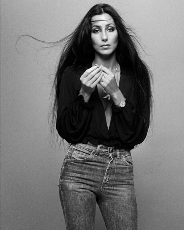 CopiaBags's tweet photo. Cher emerged as a fashion trendsetter in the 1970s. She would appear on TV screens around the world, rocking some of the freshest hippie-chic looks. 

Cher embodies the ultimate in feminine strength and versatility and is one of our top style icons. 

#c… https://t.co/908oOCsvWn https://t.co/vjLHYWT8pz
