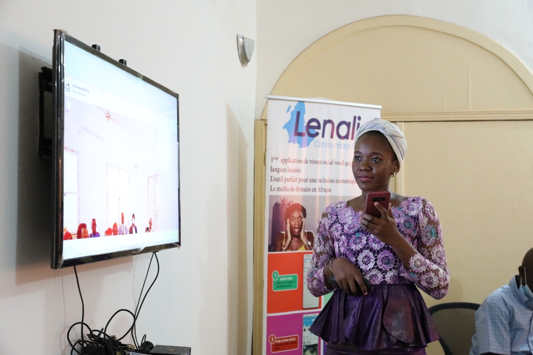 AssociationMAL1's tweet photo. Le Ministre de l'Economie Numérique, @HamadounToure_ a visité #Lenali et @AssociationMAL1

Il a vu des Démos de solutions numériques et a rassuré l’accompagnement de son département pour le développement de l’écosystème du numérique dans notre pays.

https://t.co/Jm4lagLWQA https://t.co/tp8j4tonMY