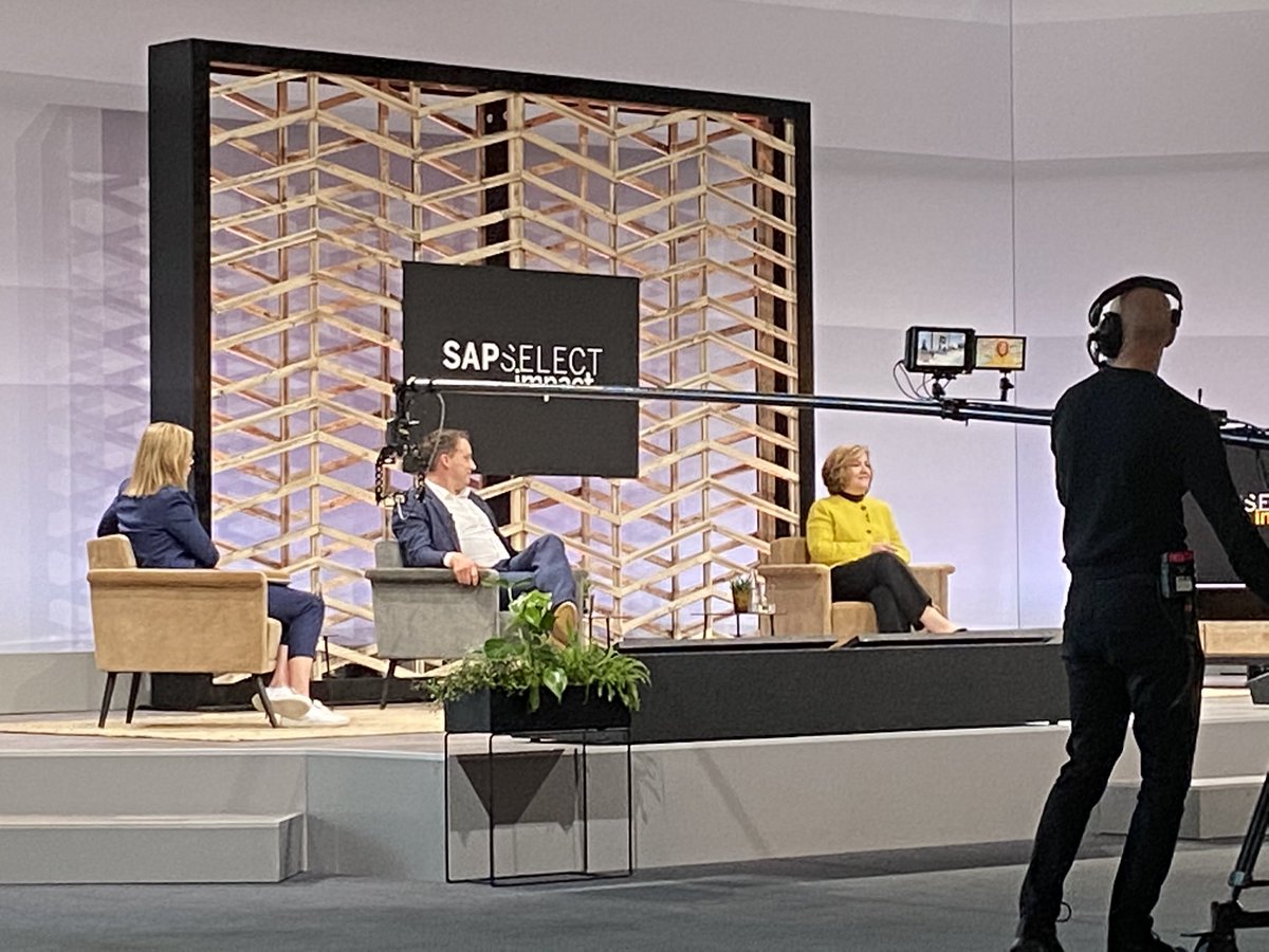 ChrstnKlein's tweet image. Great to talk about @SAPs way forward and how we put our customers in focus during today’s #SAPSelect North America! @PaoniDJ @NicolaLeske1 @AdaireFoxMartin