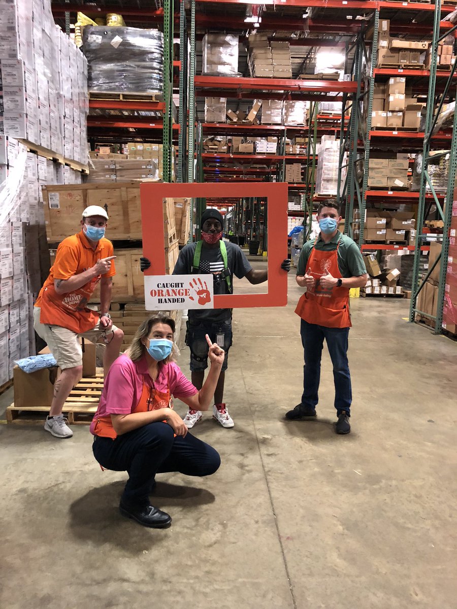 ShannonVick4's tweet photo. Wednesday is a great day for a safety walk. look who we caught orange Handed👀🎃@1109kg @KHussey619 @AJohnson5875 @BLRoller34 @JenniferSGagne1 @markmelone11 @dougschmidt23 @HDLorenda @RobBusbyll https://t.co/HyEArPBMAj