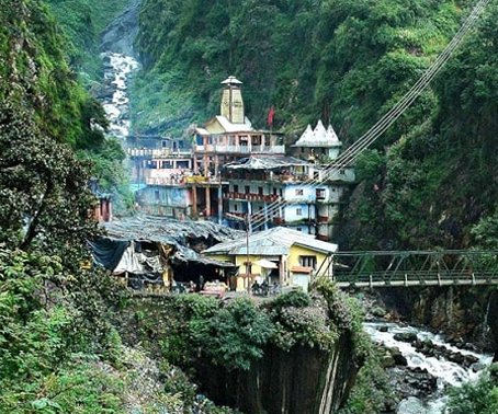 Sudarshan Shah – the king of Tehri Garhwal had built a temple called yamunotri temple in 1839, which is just 1 km away from the original source. By 19th-century Maharani Gularia of Jaipur took it upon herself to renovate the temple which had been destroyed several times.