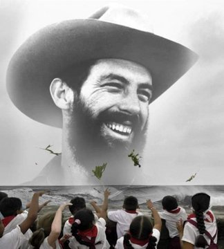 Camilo Cienfuegos, nuestro homenaje a usted, muchas flores en el mar y en el pueblo muchos Camilos #SomosCuba #TenemosMemoria
Translate Tweet