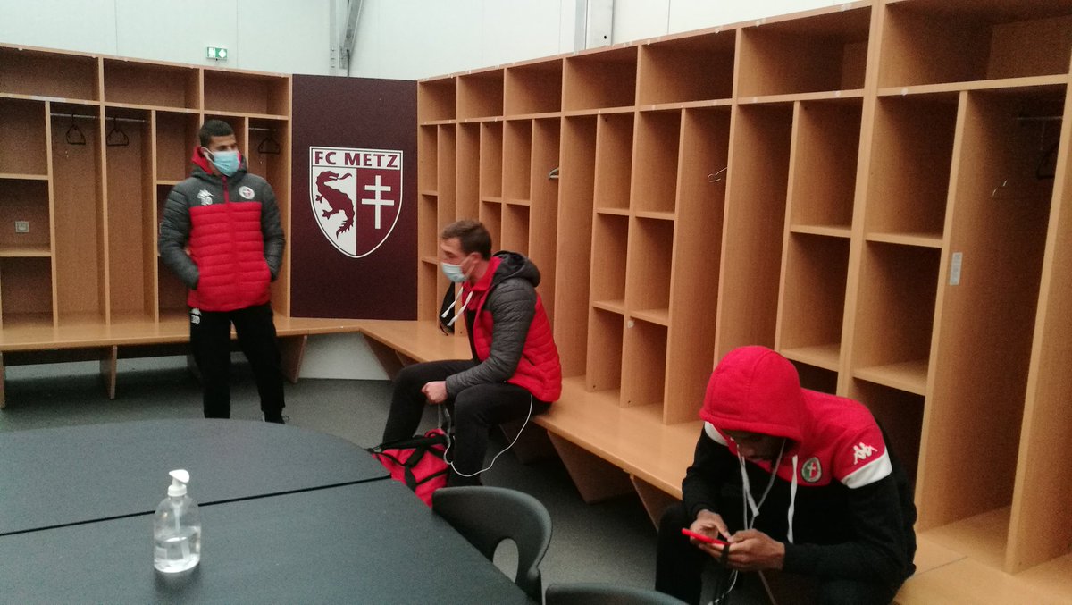 USLUSITANOS's tweet photo. Les joueurs sont bien arrivés à Saint-Symphorien !
Coup d'envoi à 18h !
#ForçaLusitanos
#FCMUSL
#National2 https://t.co/jO9C6RTKP9
