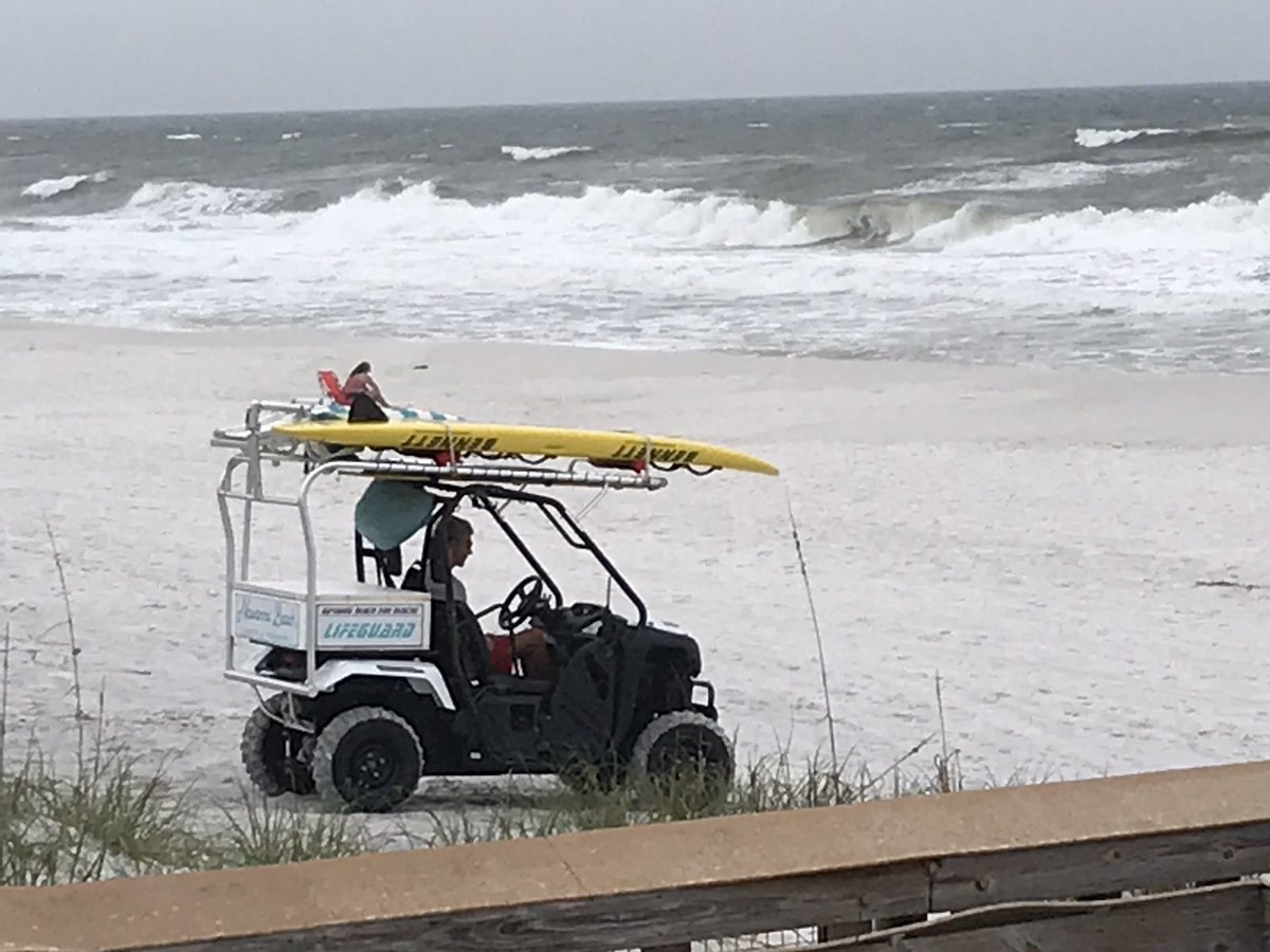 WEARDanielg's tweet photo. #DoubleRedFlags at #NavarreBeach rough waves from #ZetaHurricane @weartv @WEARAllenStrum @NWSMobile https://t.co/WNrCkPTz8P