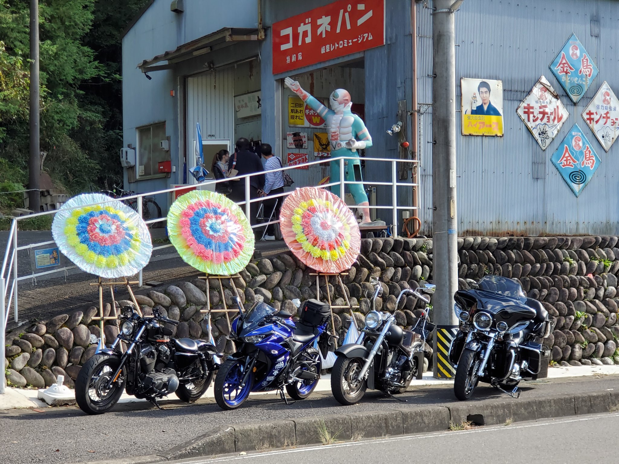 モチドラ 日曜日は 岐阜レトロミュージアム からの 犬山城 ツーリング でした 天気も良くて日中は暑いくらい コロナとは思えないくらいの人の多さにビックリしました 岐阜ツーリング 愛知ツーリング バイク女子 バイク乗りと繋がりたい 親子