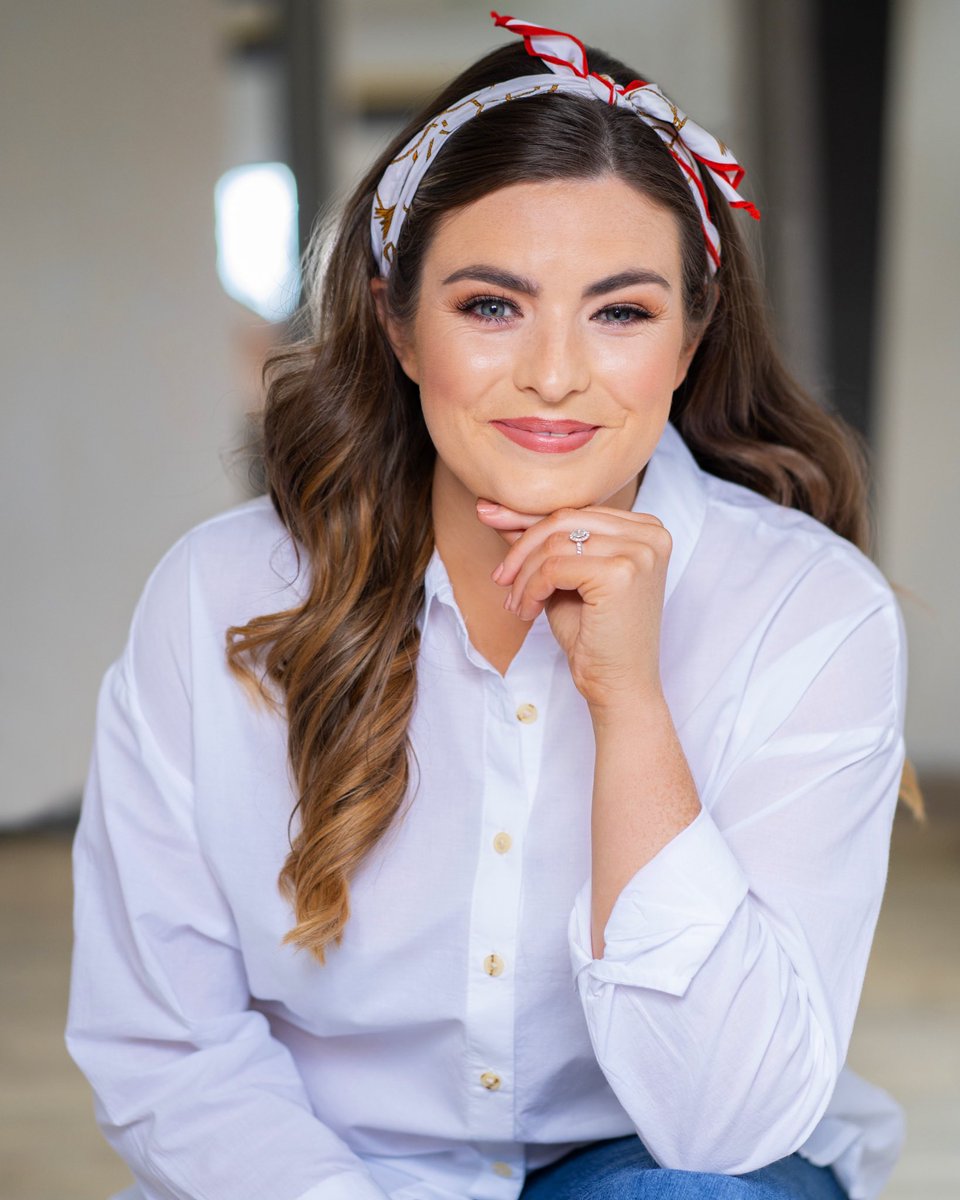 VocalPrecision's tweet image. Welcome to Vocal Precision! 🎙 Please drop me a message or an email if you’re interested in having vocal lessons! 🤍