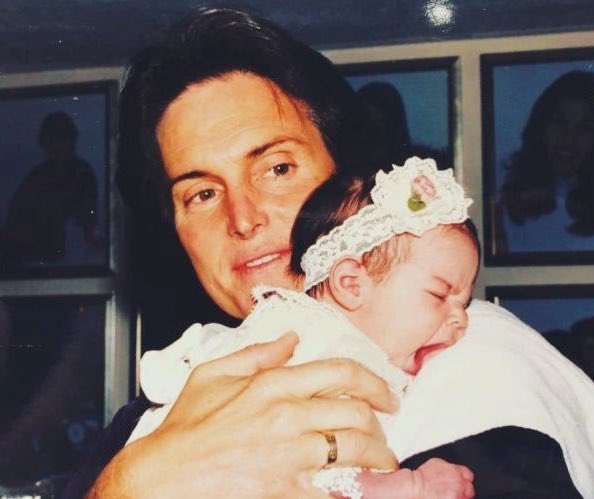blessedjenners's tweet photo. Happy Birthday, Caitlyn!  @Caitlyn_Jenner 🎊🎈💕💕  @KendallJenner https://t.co/37c034hBPz