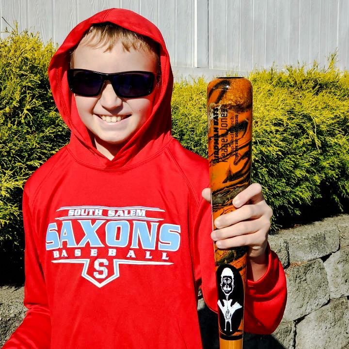 at_bats's tweet image. Our buddy Keagen Jones winner of the official #HydroDipHalloween bat. 

#RobCrozier #BatRep #BirdmanBats #SwingBirdman #SplitNotSawn #Family #Fun #WoodBats #Custom #HandCrafted #Baseball #Beisbol #BaseballMom #BaseballDad #PutSomeWingsOnIt