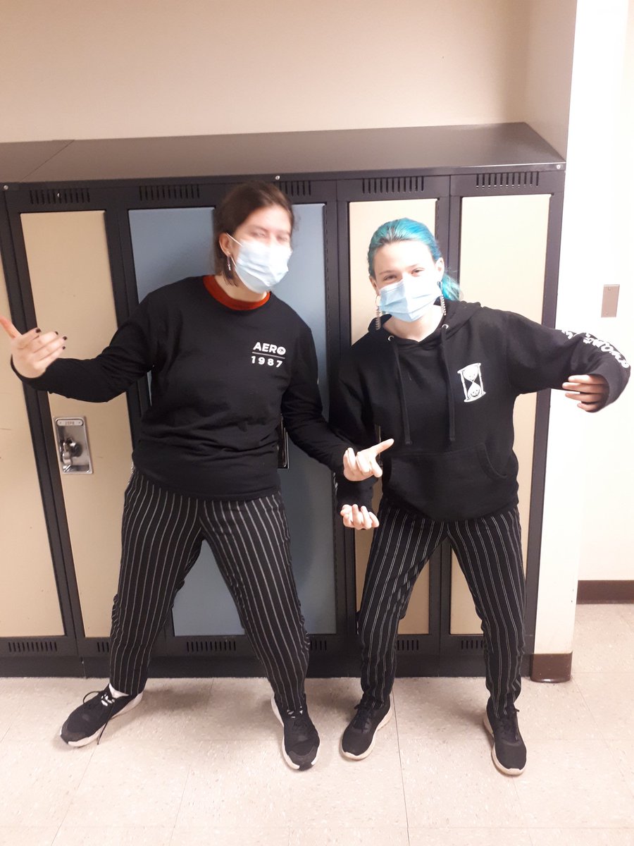 CouncilHth's tweet photo. More twin day pictures! If you have any pictures, please share them!! @hthtigers #spiritweek #nlesd https://t.co/GFMuF632CL