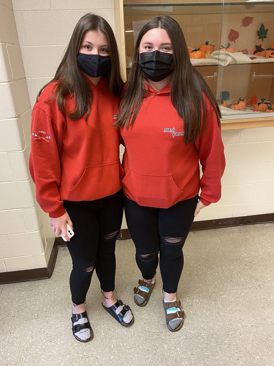CouncilHth's tweet photo. More twin day pictures! If you have any pictures, please share them!! @hthtigers #spiritweek #nlesd https://t.co/GFMuF632CL