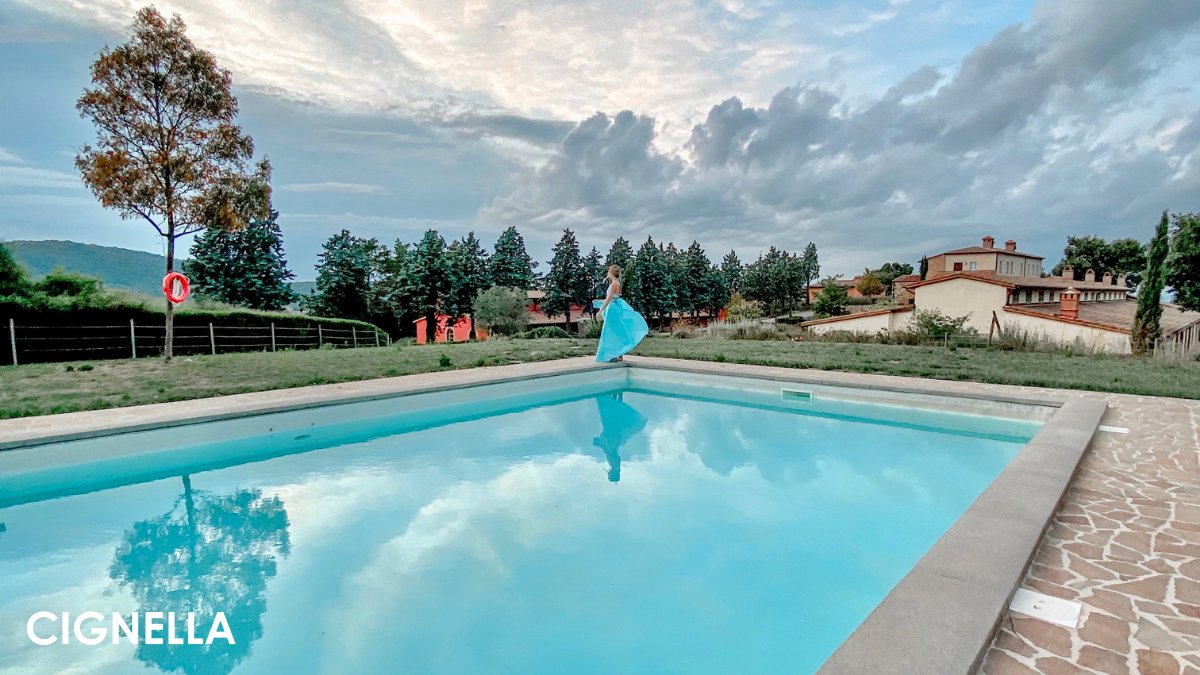 cignellavillas's tweet photo. The stunning view from our pool, captured by @seajoysa πΈ
Who would you want to take a swim with? ππΌ
#cignellavillas #cignella #swimmingpool #holiday #pool #poolwithaview #tuscany #visititaly #trequanda https://t.co/zay3wlK2Uw