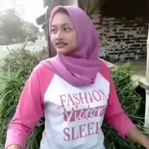 KumisSabar's tweet photo. ZONA BEBAS:Gak mbadok🤣 #ngakakkampret_ #ngakakkocakvideo #viralvideos #viralvideo #recehidn #recehtapisayang #gatelisasi https://t.co/UmDm8LLXat https://t.co/L2Ueb0tzke