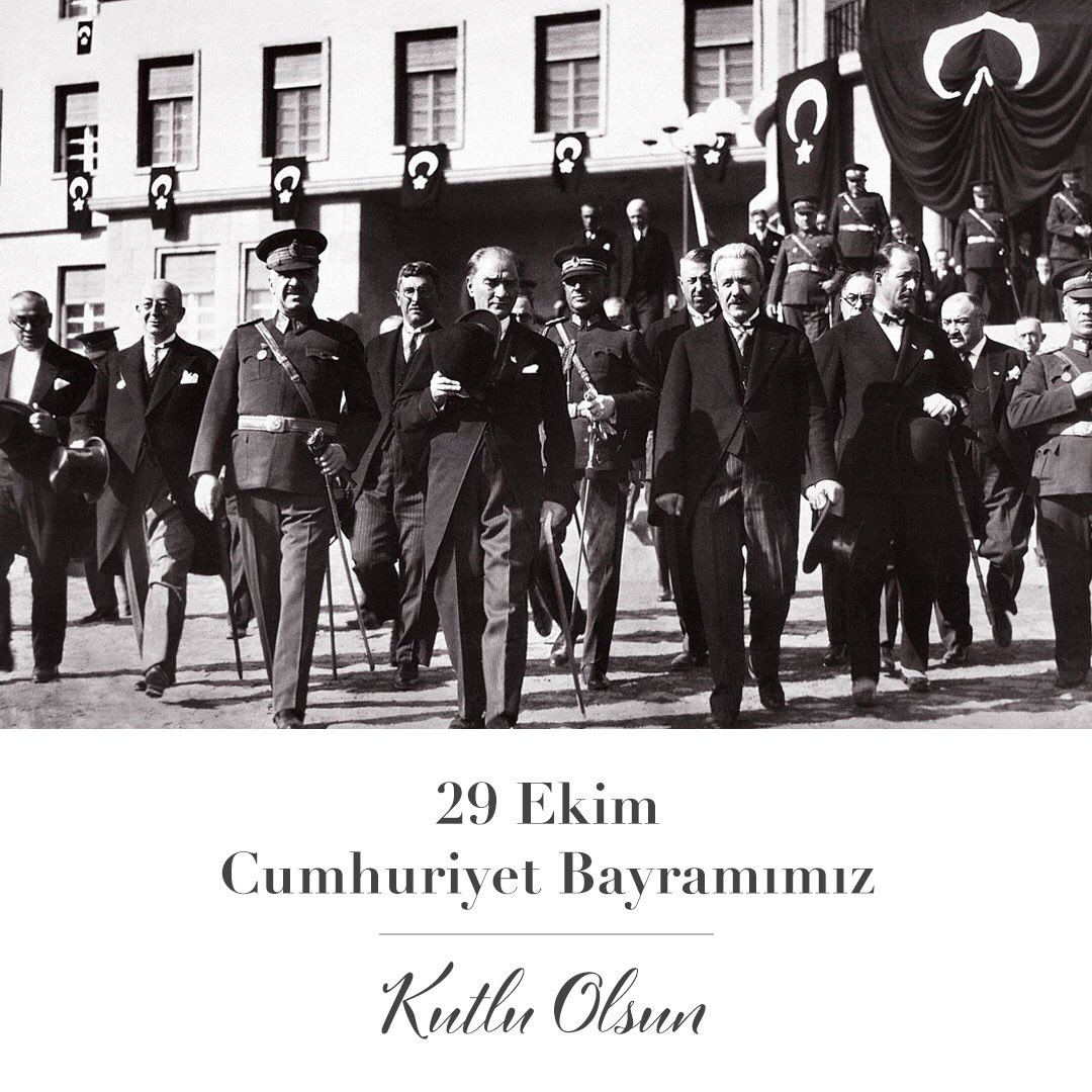 Daima izinde... #MustafaKemalAtatürk
29 Ekim Cumhuriyet Bayramımız Kutlu Olsun! 🇹🇷

#29Ekim #CumhuriyetBayramı #97yıl #MustafaKemalAtatürk #29EkimCumhuriyetBayramı #MakaronAjans
