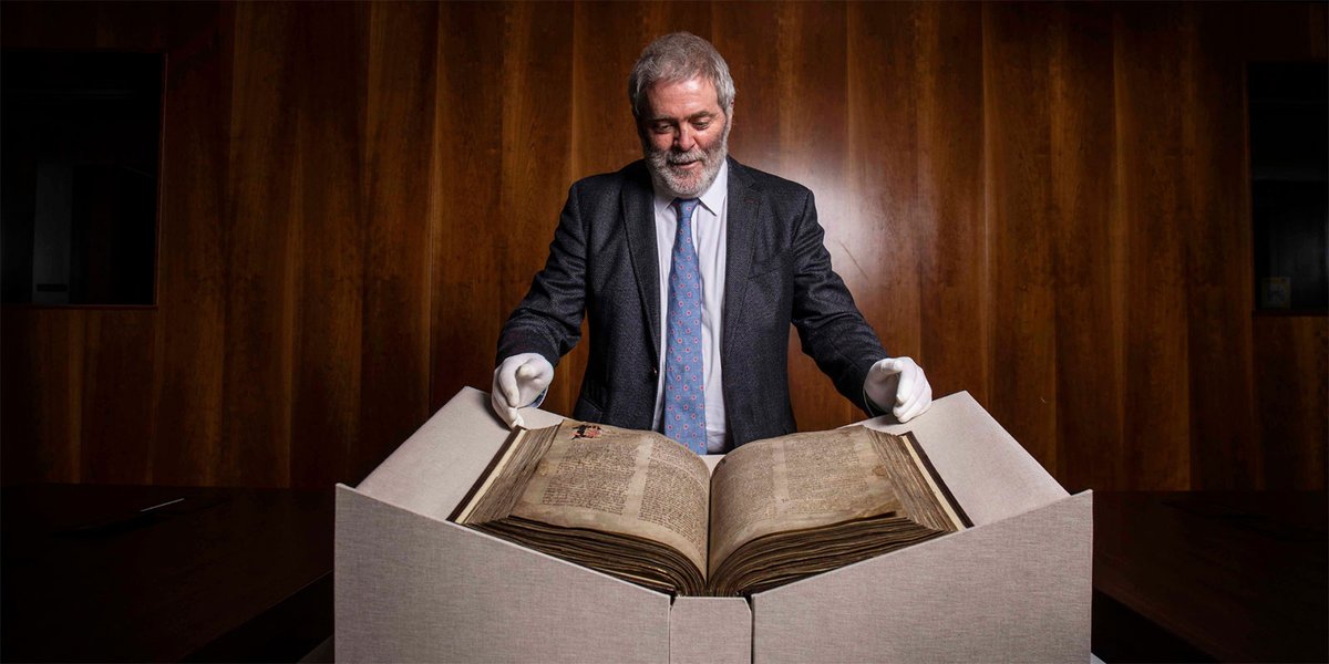 ‘Níl insint bhéil ar a thábhachtaí is atá sé do stair na tíre agus na Gaeilge’ - ceann de Leabhair Mhóra na hÉireann ag baile arís tuairisc.ie/nil-insint-bhe…