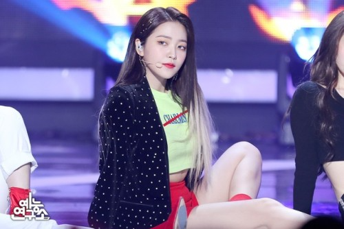 yerimhourly's tweet photo. #예리 #YERI @RVsmtown https://t.co/Mh18E9rBPq