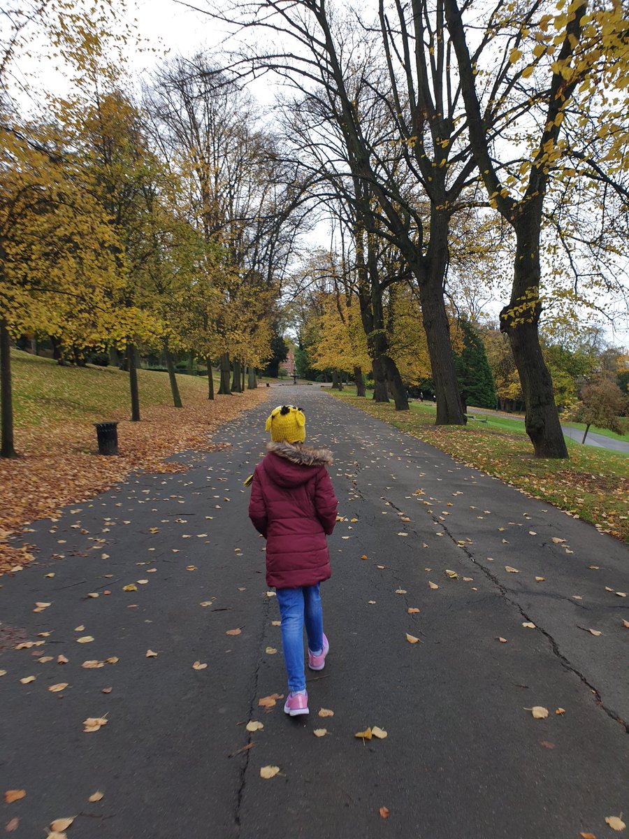Betsybeansplay1's tweet photo. A couple of days dashing about with this one, plus chilling by the fire and some very late ducklings. #MAPSActive @monksabbey https://t.co/pkpeX09BGx