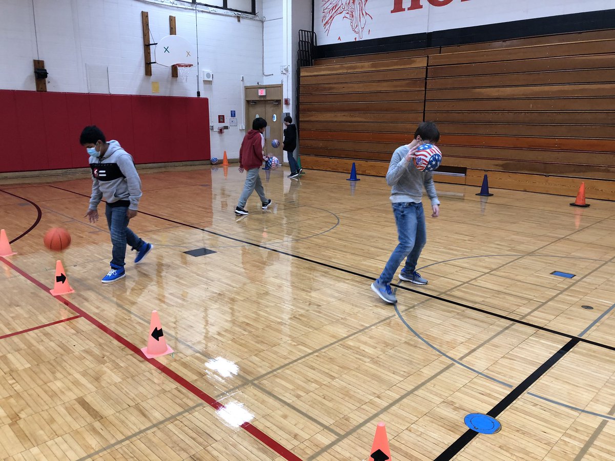 PE_Moser_62's tweet photo. Social distant walking, dancing, and basketball dribbling! #CMSPE #62cms #62learns https://t.co/mdoEQzpDxk