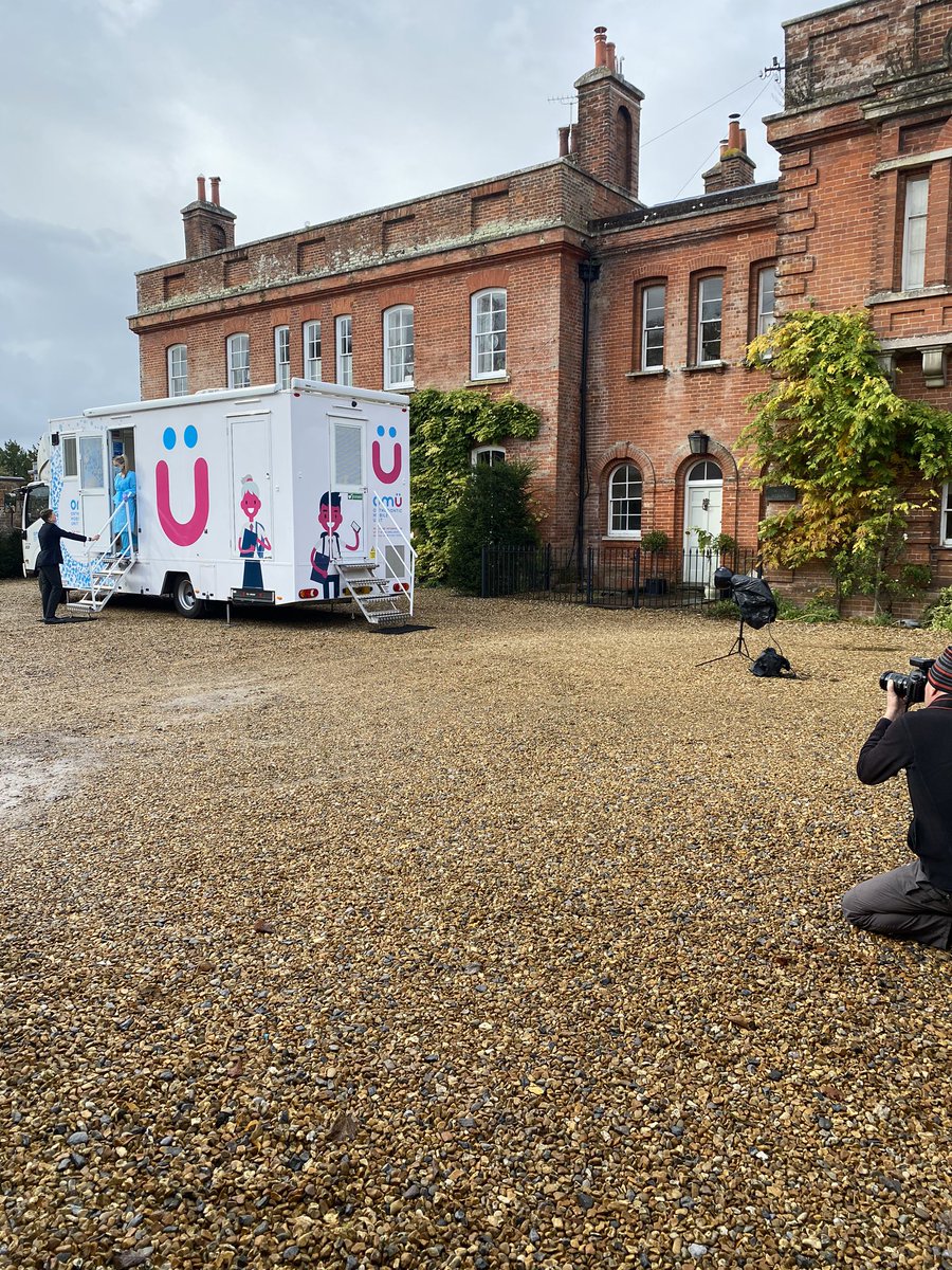 A huge thank you to Nigel (photographer) who made this photoshoot so much fun. We hope you get lots of fabulous shots for <a href="/Isuzuuk/">Isuzu UK</a>. Plus a huge thanks to our patients and our OMÜ team. You were all amazing. #WednesdayMotivation #team #ThankYou #thefutureofdentistry
