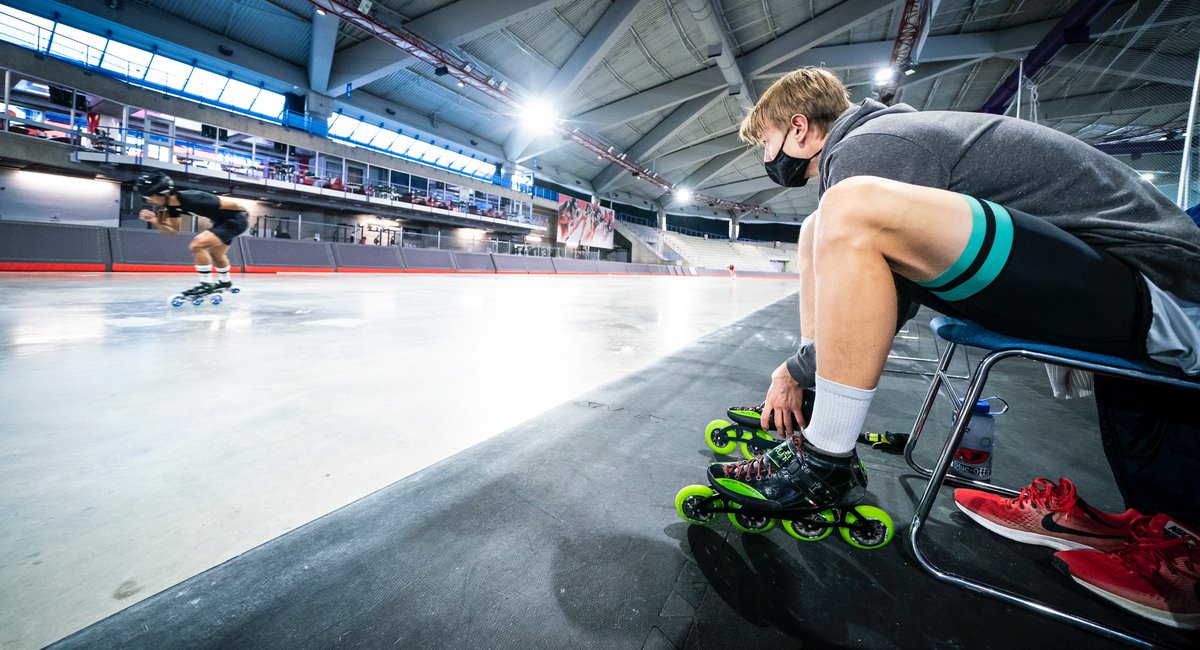theolympicoval's tweet photo. More pics from last week courtesy of @davehollandpics 

We love how Dave shoots. Our Oval (even with concrete) just looks beautiful. It almost looks like 🧊 ice:)

#inlineskate #inlineskating #speedskatingiscanada #speedskatinginline #speedskatingtraining #speedskating https://t.co/qM6lrG0TSz