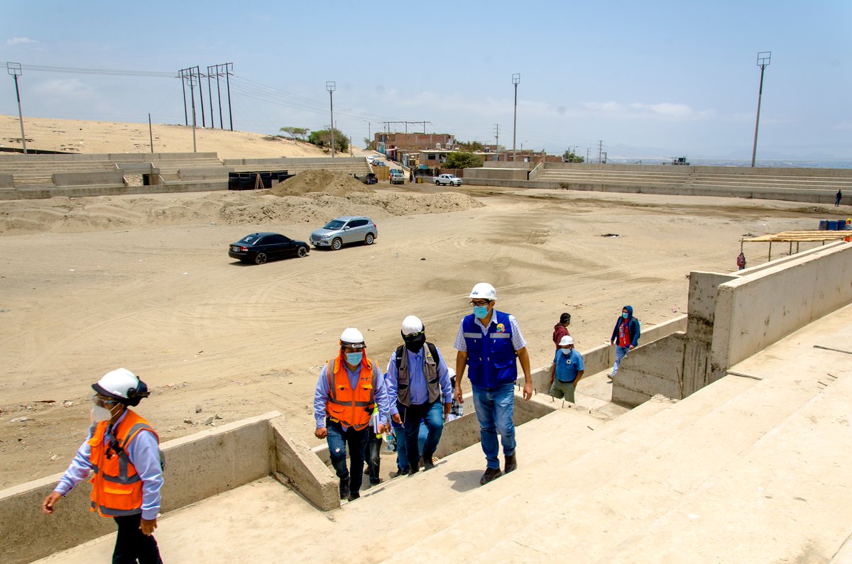 Subpacifico's tweet photo. OBRA DE ESTADIO EN PUEBLO JOVEN SAN PEDRO 
AVANZA CON MURO DE CONTENCIÓN 
Subregión Pacífico inspecciona proyecto y constata trabajos a 15 días de reiniciarse anhelada construcción. https://t.co/vOgBC4xUFr