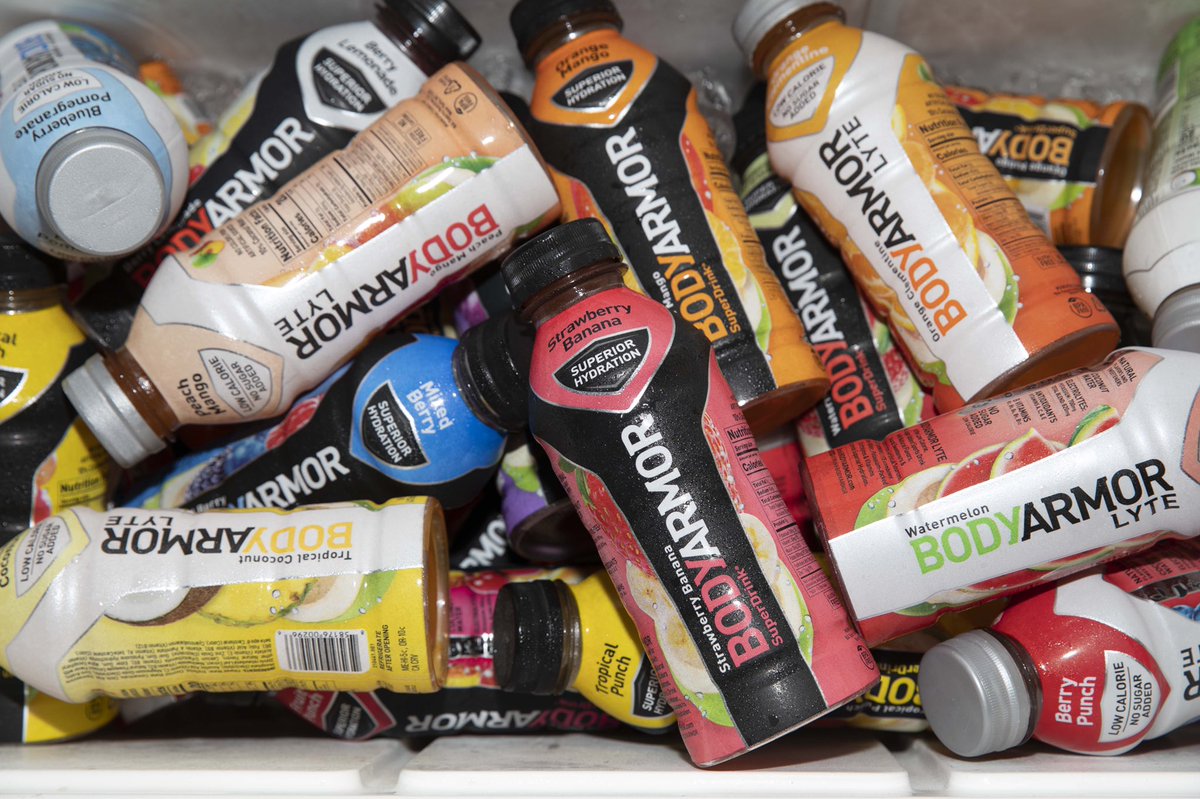 DrinkBODYARMOR's tweet photo. 🚨🚨🚨🚨🚨

Adding ANOTHER athlete partner to #TeamBODYARMOR tomorrow 👀👀

FIRST person to correctly guess who it is before our next tweet will receive a supply of BODYARMOR 👌 https://t.co/naE0b60J3m