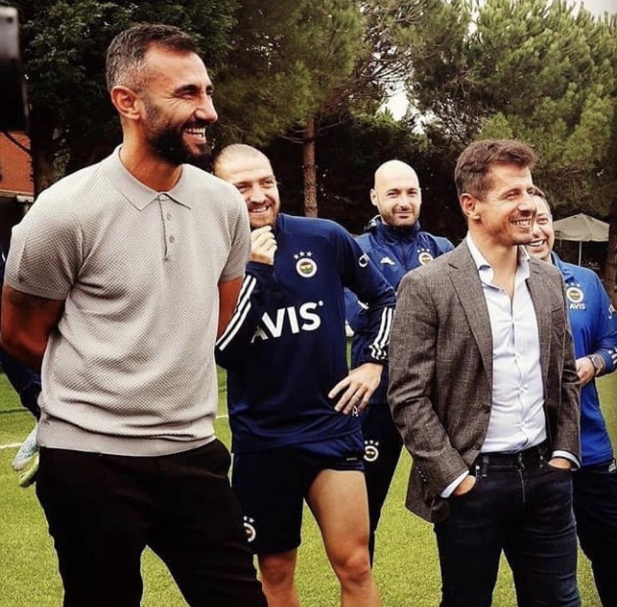 12numaraorg's tweet photo. YUVANA HOŞ GELDİN! 💛💙 @_selcuksahin https://t.co/mOW8C6o1D9